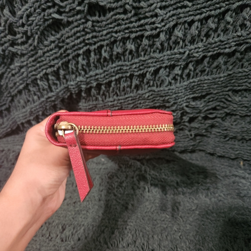 Frye And Co. Red Zip Around Wallet - Picture 5 of 13